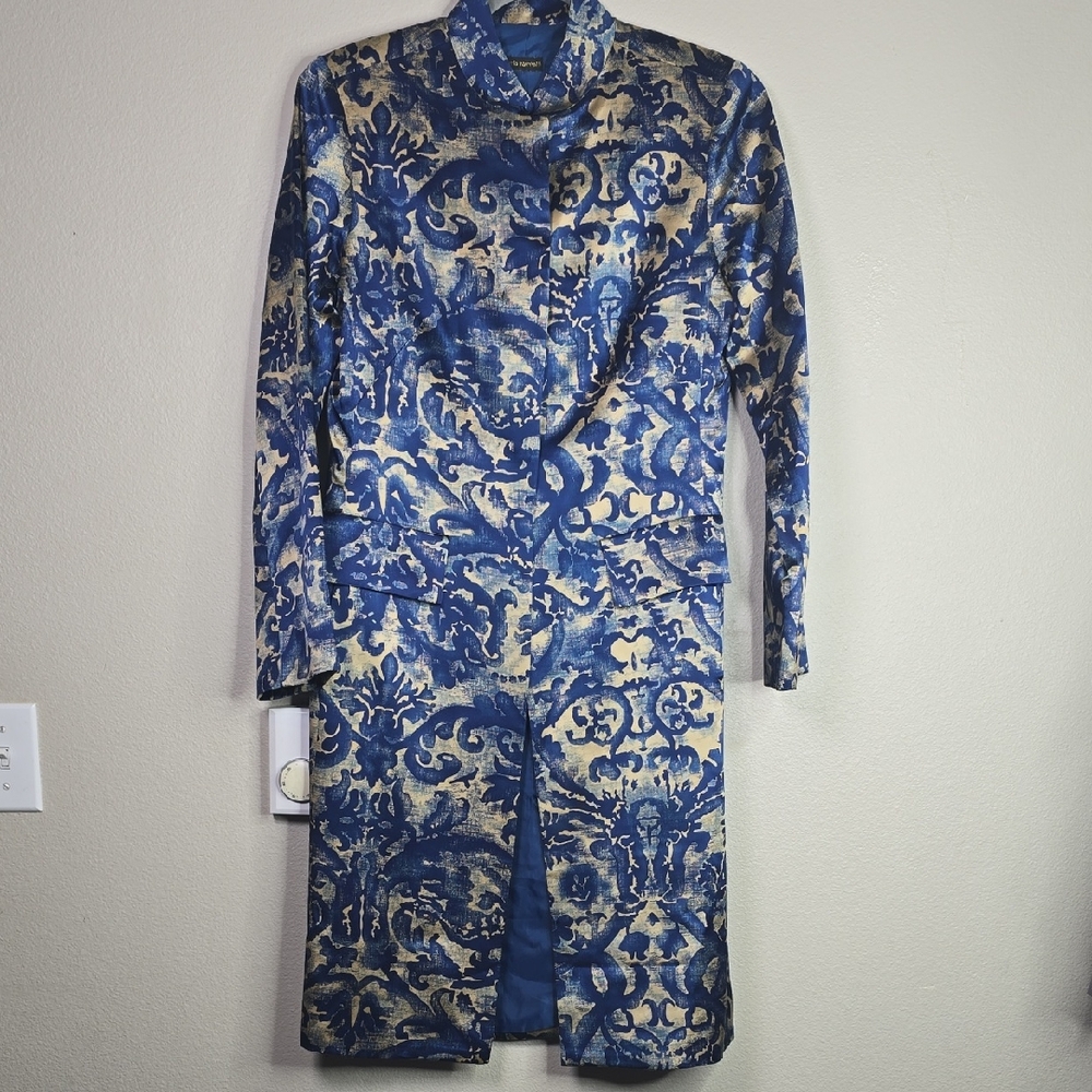 Carla Zampatti Blue and Gold Padded Shoulder Knee Lenght Coat 100% Silk  Size 10